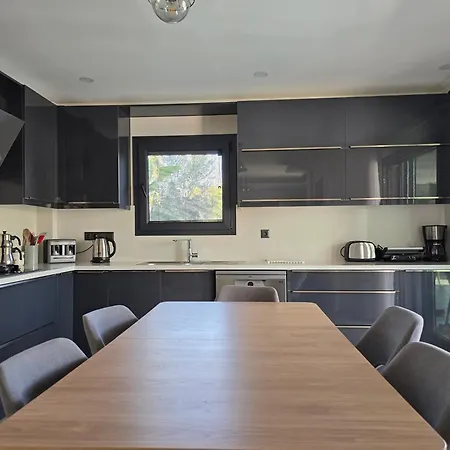 Perla فيلة داليان